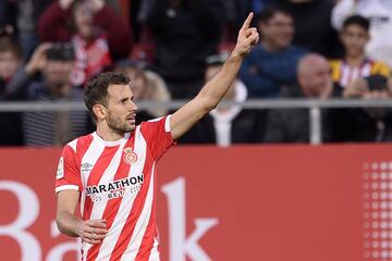 Girona 1-0 Atlético de Madrid | Penalti a favor del Girona tras una falta de Oblak sobre Stuani. El propio delantero se encargó de lanzar la pena máxima, engañando al portero rojiblanco y anotando el gol.

