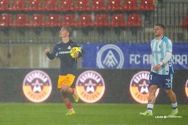 Segundo doblete de la temporada de un Cerdà oportunista como pocos, que saca petróleo de cualquier jugada. En su primer tanto se lanzó con todo, para rematar con la cabeza; y en el segundo, estuvo atento a un rechace.