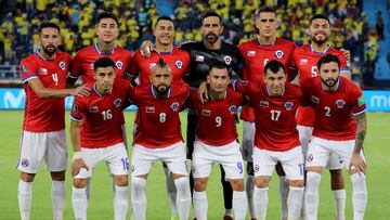 En las últimas dos prácticas de la selección chilena, Martín Lasarte probó con los mismos jugadores en los bloques de defensa, mediocampo y ataque. Hay una gran sorpresa.