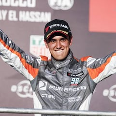 Notable debut de Mikel Azcona en el WTCR