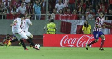 Sevilla - Atlético de Madrid. 1-1. Perotti empata el partido con un gran disparo desde fuera del área.