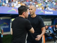 Nicolas Larcamon head coach of Cruz Azul and Guido Pizarro head coach of Tigres during the 6th round match between Cruz Azul and Tigres UANL as part of the Liga BBVA MX, Torneo Clausura 2026 at Cuauhtemoc Stadium, on February 15, 2026 in Puebla, Mexico.