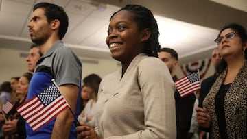 The Office of Citizenship and Immigration Services (USCIS) offers a subsidy to process US citizenship. This is what you should know about the grants.