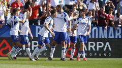 Los jugadores del Zaragoza celebran el gol de Vada frente al Leganés.