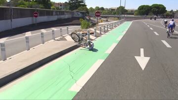 El susto de los sustos en el Tour: la caída de Pogacar contra el bordillo y un bolardo con todos temblando