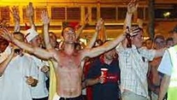 <b>INCIDENTES.</B> Los seguidores ingleses ya han protagonizado los primeros altercados en las calles de Lisboa.