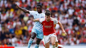 Soccer Football - Premier League - Arsenal v Nottingham Forest - Emirates Stadium, London, Britain - August 12, 2023 Arsenal's Declan Rice in action with Nottingham Forest's Orel Mangala Action Images via Reuters/John Sibley EDITORIAL USE ONLY. No use with unauthorized audio, video, data, fixture lists, club/league logos or 'live' services. Online in-match use limited to 75 images, no video emulation. No use in betting, games or single club /league/player publications. Please contact your account representative for further details.