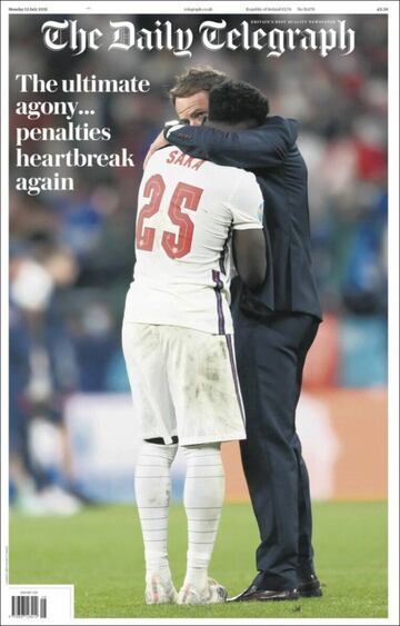 El abrazo entre Southgate y Saka, protagonista de las portadas británicas