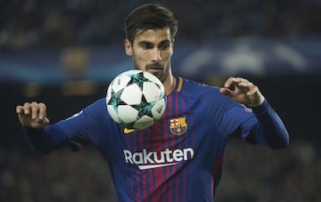 Fichó por el Barcelona donde ha jugado dos temporadas 16/17 y 17/18.