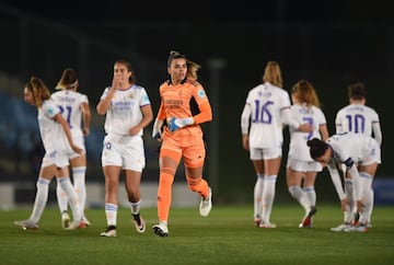 Otro de los símbolos del Real Madrid es Misa Rodríguez (22 años, Las Palmas de Gran Canaria). La portera blanca, que consiguió el Zamora la temporada anterior siendo la primera guardameta del Real Madrid que lo conseguía, es una de las titulares indiscutibles en el equipo blanco. Pese a su juventud, la canaria se muestra muy segura atrás y cuenta con una gran proyección de futuro, con un crecimiento partido tras partido. Su figura se hizo viral tras el movimiento 'Misma Pasión', que surgió después de que Misa tuviera que borrar una foto en la que aparecía ella y Asensio por comentarios machistas. El mundo del fútbol se volcó en apoyar a la portera madridista, cuyo nombre se convirtió en un emblema contra el machismo en el fútbol.