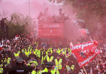 La ciudad de Liverpool volcada con el conjunto Red tras conseguir el vigésimo titulo de liga de su historia.