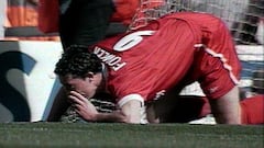 Robbie Fowler celebra un gol con el Liverpool