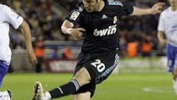 <b>GRAN PUNTERÍA. </b>Higuaín consiguió el primer gol ante el Tenerife con un gran disparo con la zurda a pase de Marcelo.