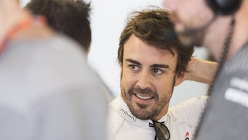 FCU05 MONTREAL (CANAD&Aacute;) 09/06/2017.- El piloto espa&ntilde;ol de F&oacute;rmula Uno, Fernando Alonso del equipo McLaren-Honda durante los primeros entrenamientos libres del Gran Premio de Canad&aacute; en el circuito Gilles Villeneuve, Montreal, Canad&aacute;, hoy, 9 de junio de 2017.