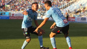 Cereceda y Oroz celebrando el segundo gol de O'Higgins.