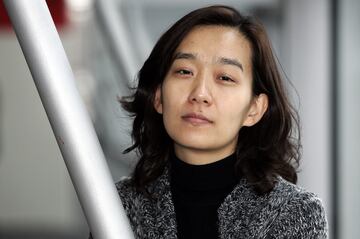 "Por su intensa prosa poética que confronta traumas históricos y expone la fragilidad de la vida humana".