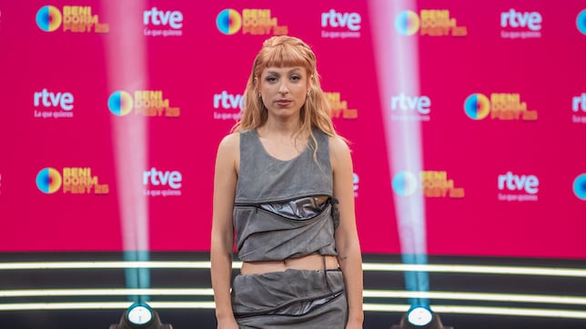 Quién es Chica Sobresalto, la exconcursante de ‘Operación Triunfo’ con su “pop molesto” bajo el nombre ‘Mala feminista’