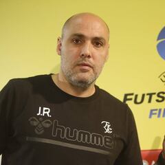 Javi Rodríguez regresa al Barça como entrenador y firma hasta 2027