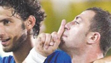 <b>POLÉMICA. </b>España venció a Italia en un feo partido.