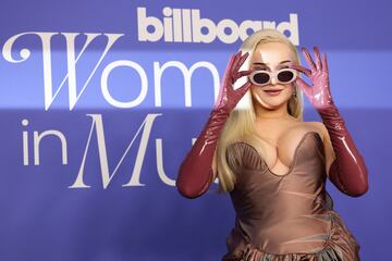 Kim Petras durante los Billboard Women in Music Awards.