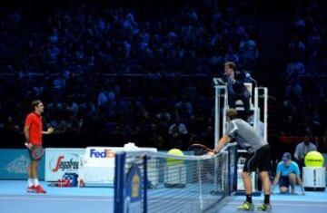 Roger Federer desplegó toda su artillería para aguantar a Stanislas Wawrinka y jugar una nueva final del Master.