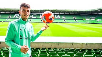 Iñigo Vicente posa en El Sardinero.
