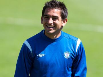 El canterano cementero se quedó sin equipo tras ser puesto transferible y probablemente se mantenga en la institución con la esperanza de llamar la atención de Pedro Caixinha.