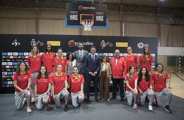 Foto de familia con el presidente del Gobierno Pedro Sánchez.