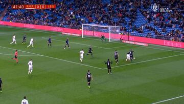 Penalti de Gumbau a Odriozola que no existi¨® seg¨²n Iturralde