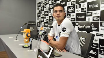 Santos defendi&oacute; a Felipe Aguilar tras comentarios de un periodista 