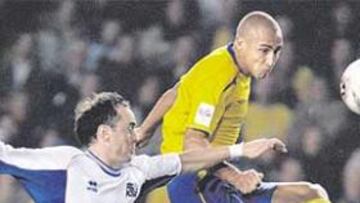 <b>GOLEADOR. </b>Larsson marcó así el segundo de su selección, el que puso en ventaja a Suecia ante Islandia.