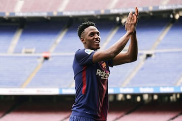 Yerry Mina presentado presentado en el Barcelona en el Camp Nou