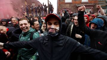 El Roma condena la actitud de sus hinchas implicados en los actos violentos en Liverpool