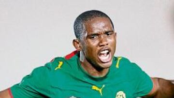 Etoo jugando con Camerún