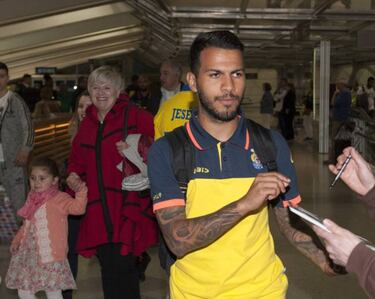 Swansea launch 25 million euro bid for Jonathan Viera