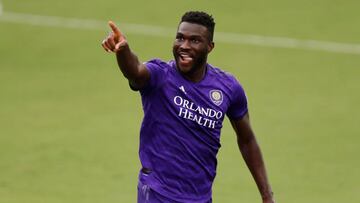 Orlando City mandó al delantero estadounidense a un préstamo corto al club de la Segunda División de Inglaterra. El club puede regresarlo en caso de necesitarlo.