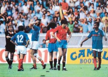 El sueño de España acabó en la final contra Francia. Arconada, que fue durante toda la Eurocopa el mejor de la Selección, falló en el primer gol de los franceses.
 