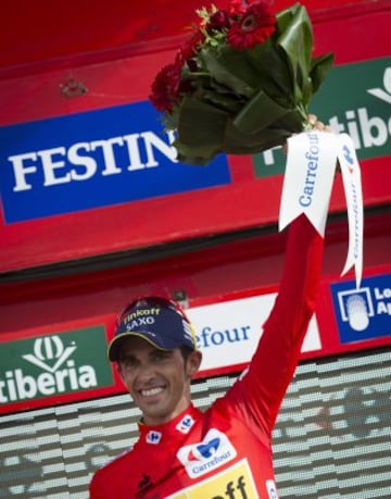 El ciclista español del Tinkoff Alberto Contador con el maillot rojo tras la vigésima etapa de la 69 edición de "La Vuelta" Vuelta a España