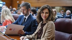 La presidenta de la Comunidad de Madrid, Isabel Díaz Ayuso, en un pleno de la Asamblea de Madrid, a 13 de octubre de 2023, en Madrid (España). El Pleno de la Asamblea ha comenzado con un minuto de silencio en memoria del parlamentario 'popular' Jorge García, que falleció ayer en un accidente de tráfico. Este homenaje se suma al acordado in extremis por los grupos en honor a las víctimas de los ataques efectuados por la organización terrorista Hamás en territorio israelí durante la madrugada del pasado 7 de octubre. La presidenta de la Comunidad de Madrid, ha mostrado desde el sábado su apoyo a Israel, que trasladó, entre otros, iluminando la sede del Ejecutivo autonómico, la Real Casa de Correos, con los colores de su bandera.
13 OCTUBRE 2023;MINUTO DE SILENCIO;PLENO;ASAMBLEA;SILENCIO;RESPETO;MEMORIA;HOMENAJE
Fernando Sánchez / Europa Press
13/10/2023