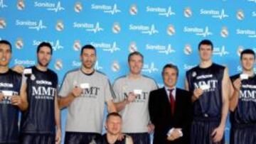 <b>FICHAJES. </b>Nueve de las altas del Madrid en un acto del club: Prigioni, Vidal, Jaric, Kaukenas, Hansen, Lavrinovic, Velickovic, Garbajosa y Tomic.