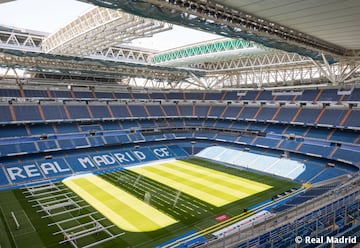 Hasta en cinco ocasiones cambiaron el pasto en el club blanco, ante el mal estado del mismo de manera perenne. La ltima, para recibir al Manchester City el 9 de mayo, en la ida de la 
semifinal de Champions, en la mejor de las condiciones. 