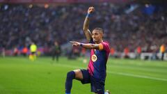 Oficial: Raphinha renueva hasta 2028