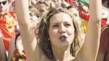 Portugal se juega la vida hoy ante Rusia y los lusos andan calentando el ambiente para contrarrestar las armas rusas, parte de las cuales fueron exhibidas en la grada en el encuentro ante España. La artillería portuguesa desfiló ayer en Lisboa.