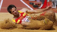 Eusebio Cáceres se lesiona cuando iba cuarto en longitud