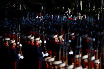 Felipe VI de España durante el desfile del 12 de octubre de las Fuerzas Armadas.