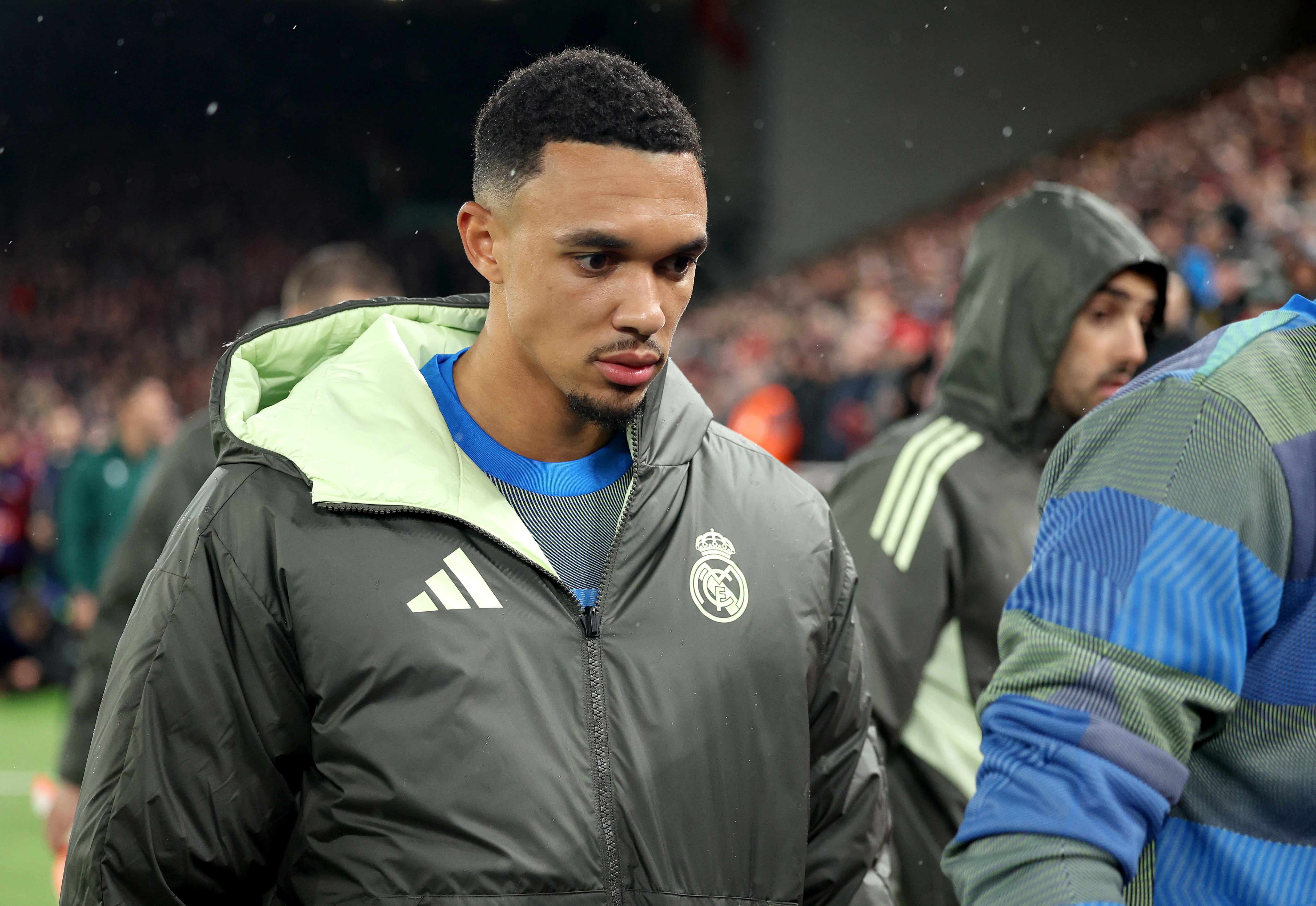 Anfield no olvida: abucheos a Trent cuando le nombran en la megafonía