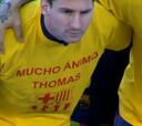 Camiseta para Vermaelen: "Mucho ánimo Thomas"