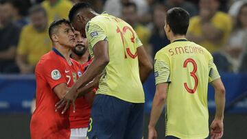 Yerry Mina y Alexis S&aacute;nchez