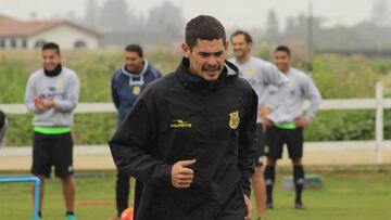 Cano, el arquero que quiere olvidar su atajada de chilena