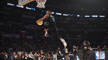 LOS ANGELES, CA - FEBRUARY 17: Dennis Smith Jr. #1 of the Dallas Mavericks competes in the 2018 Verizon Slam Dunk Contest at Staples Center on February 17, 2018 in Los Angeles, California. Kevork Djansezian/Getty Images/AFP
== FOR NEWSPAPERS, INTERNET, TELCOS & TELEVISION USE ONLY ==